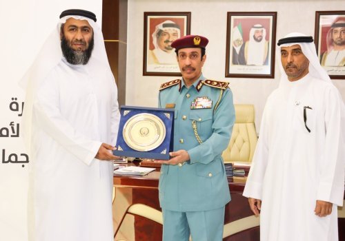 خليفة سلطان بن حارب مع الإدارة العامة لشرطة عجمان
